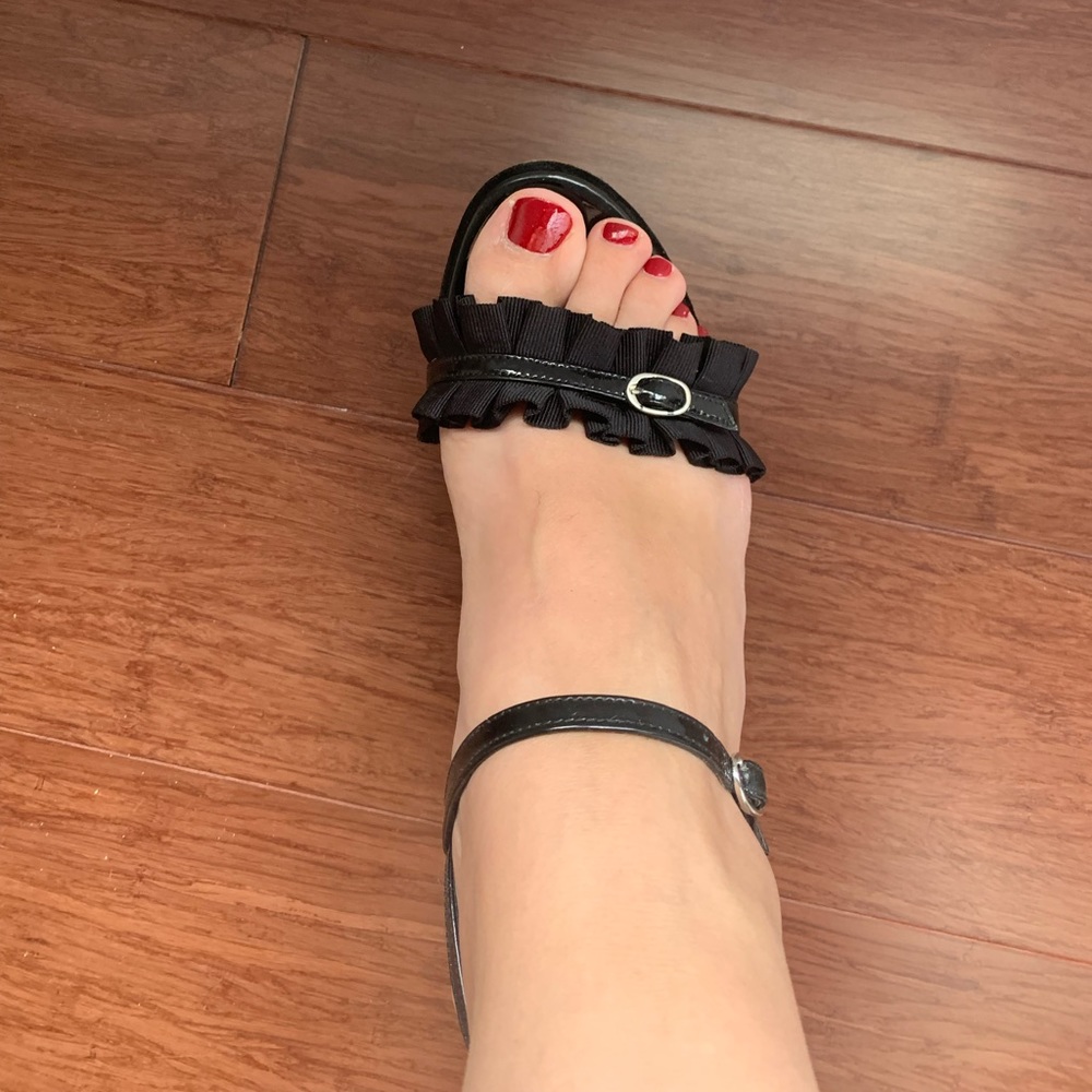 Platform sandals  with ruffles